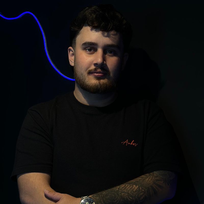 Fundador da Barbearia Swarowski